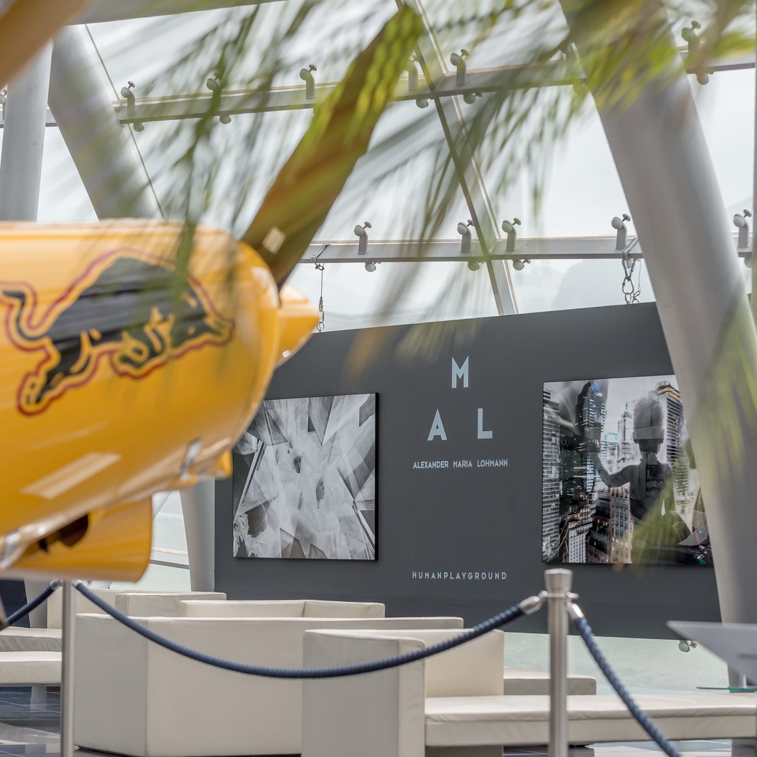 Ausstellung von Alexander Maria Lohmann im Red Bull Hangar 7 Salzburg